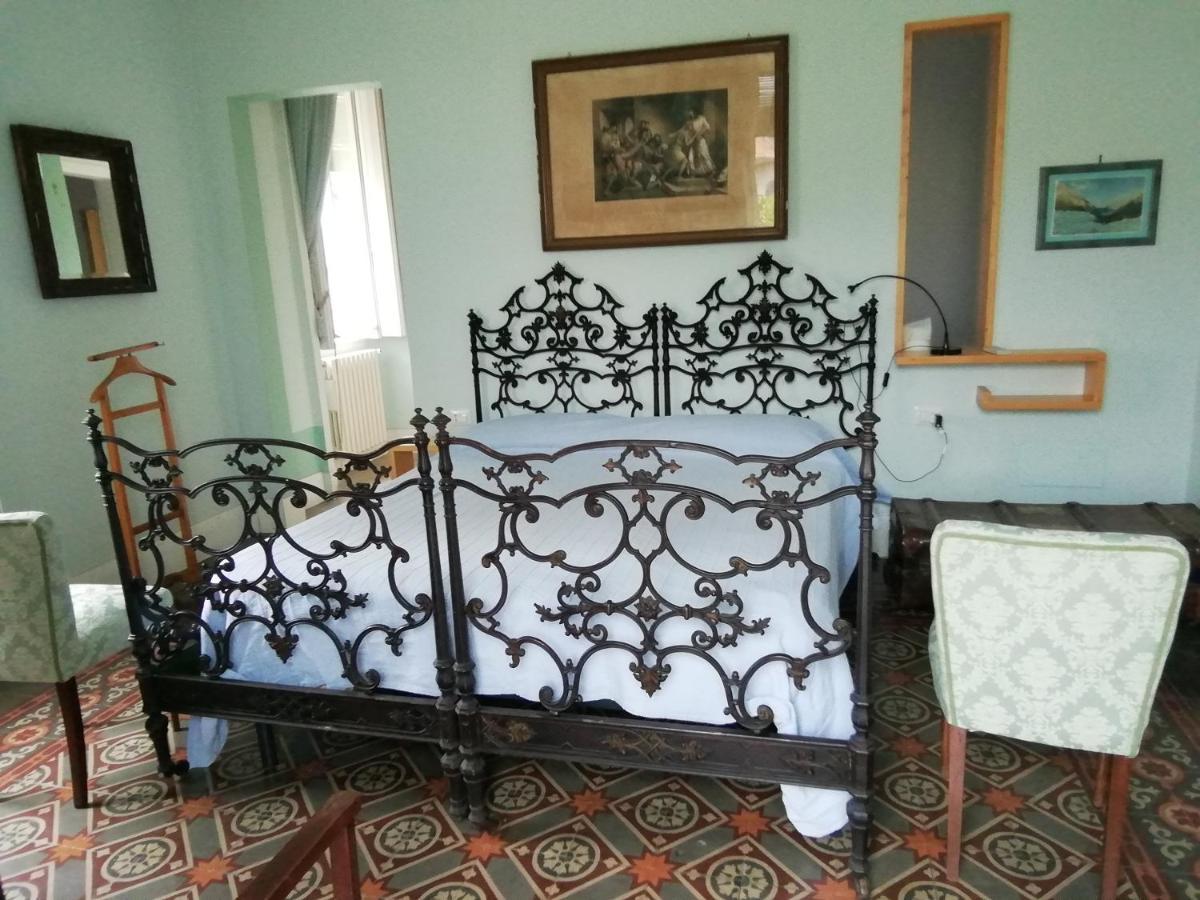 Villa Manasse Aci Castello Eksteriør billede
