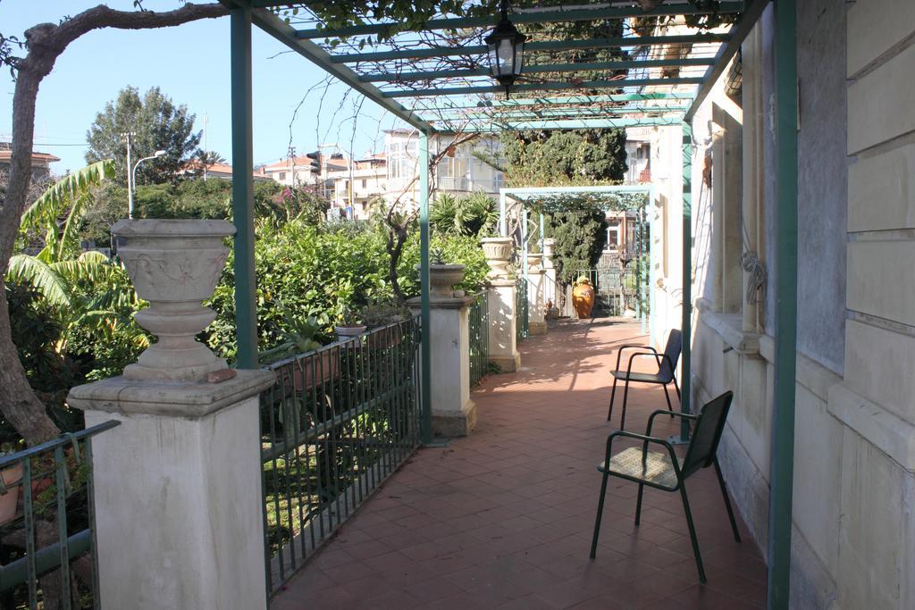 Villa Manasse Aci Castello Værelse billede